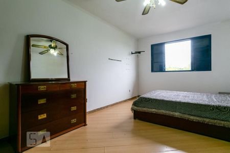 Casa à venda com 290m², 3 quartos e 2 vagas Casa à venda com 290m², 3 quartos e 2 vagasSuíte