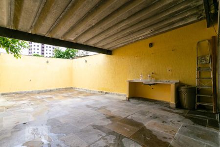 Casa à venda com 290m², 3 quartos e 2 vagas Casa à venda com 290m², 3 quartos e 2 vagasQuintal