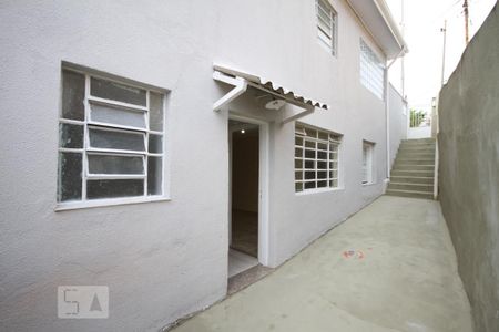 Casa para alugar com 45m², 1 quarto e sem vagaQuintal