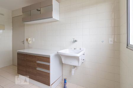 Apartamento para alugar com 56m², 2 quartos e 1 vaga Apartamento para alugar com 56m², 2 quartos e 1 vagaCozinha e Área de Serviço