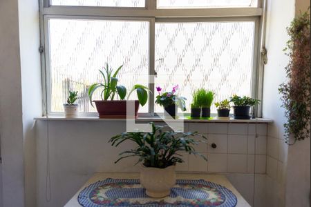 Apartamento à venda com 98m², 3 quartos e sem vaga Apartamento à venda com 98m², 3 quartos e sem vagaCozinha e Área de Serviço