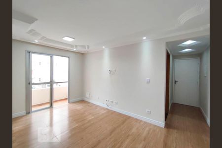 Sala de apartamento para alugar com 3 quartos, 62m² em Parque Císper, São Paulo