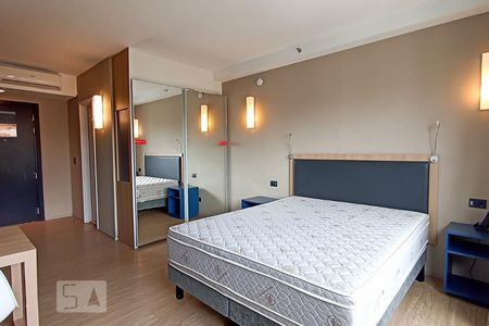 Suíte de apartamento para alugar com 1 quarto, 30m² em Alphaville Industrial, Barueri
