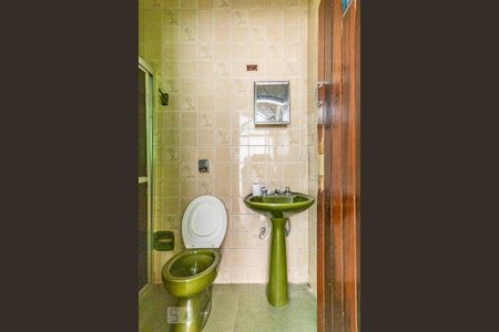 Casa para alugar com 130m², 3 quartos e 2 vagasBanheiro 