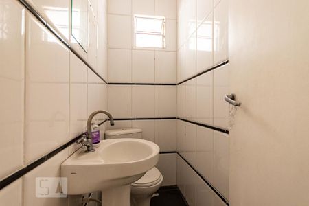 Casa para alugar com 130m², 3 quartos e 2 vagasBanheiro 