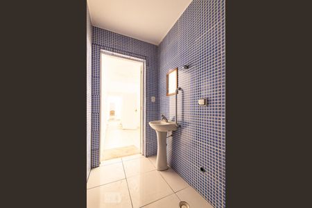 Casa para alugar com 130m², 3 quartos e 2 vagasBanheiro suíte 