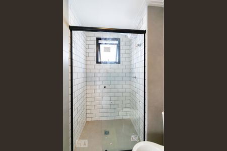 Banheiro de kitnet/studio para alugar com 1 quarto, 31m² em Mirandópolis, São Paulo