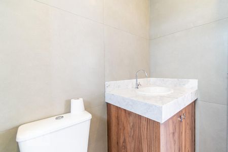 Banheiro de kitnet/studio para alugar com 1 quarto, 31m² em Mirandópolis, São Paulo