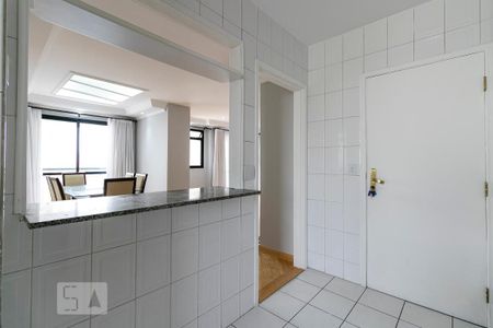 Apartamento à venda com 120m², 2 quartos e 2 vagasCozinha