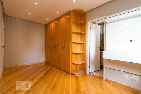 Apartamento à venda com 120m², 2 quartos e 2 vagasSuíte 1