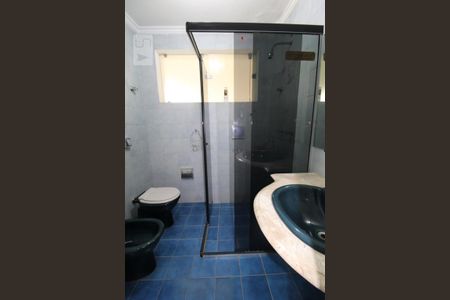 Casa para alugar com 800m², 4 quartos e 6 vagasBanheiro do Quarto 1