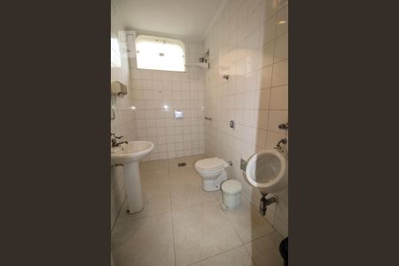 Casa para alugar com 800m², 4 quartos e 6 vagasBanheiro da Piscina