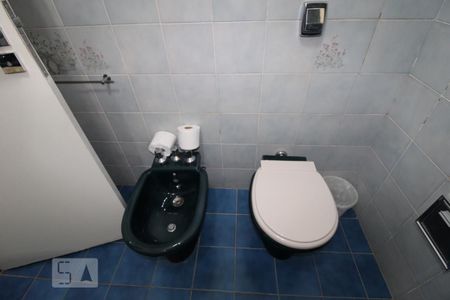 Casa para alugar com 800m², 4 quartos e 6 vagasBanheiro do Quarto 1