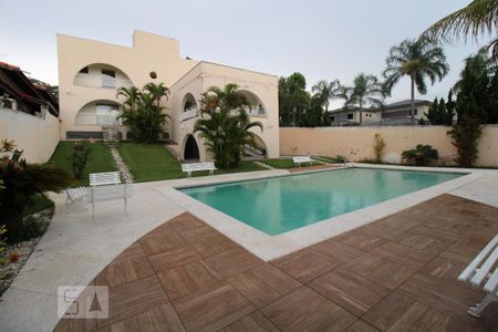 Casa para alugar com 800m², 4 quartos e 6 vagasPiscina