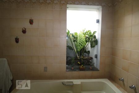 Casa para alugar com 800m², 4 quartos e 6 vagasBanheiro do Quarto 4