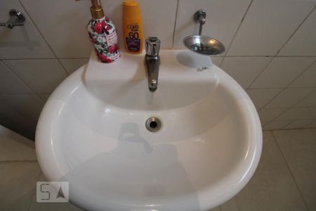 Casa para alugar com 800m², 4 quartos e 6 vagasBanheiro da Piscina