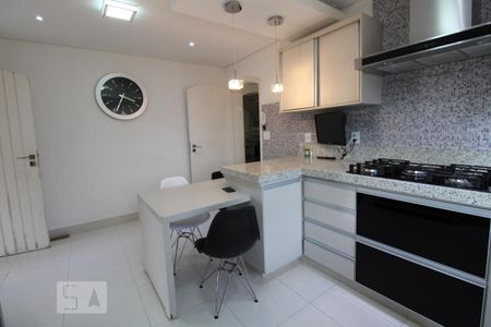 Casa para alugar com 800m², 4 quartos e 6 vagasCozinha