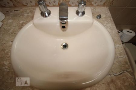 Casa para alugar com 800m², 4 quartos e 6 vagasBanheiro do Quarto 2