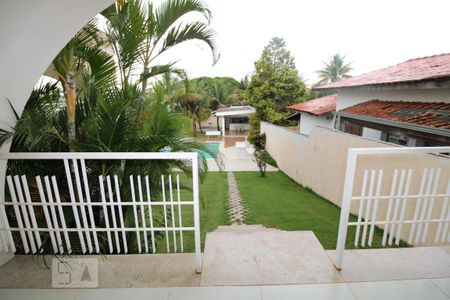 Casa para alugar com 800m², 4 quartos e 6 vagasSacada da Sala (para os fundos)