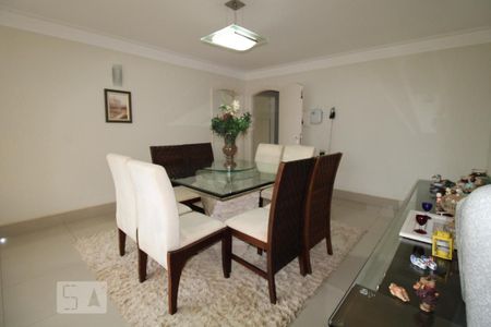 Casa para alugar com 800m², 4 quartos e 6 vagasSala de Jantar