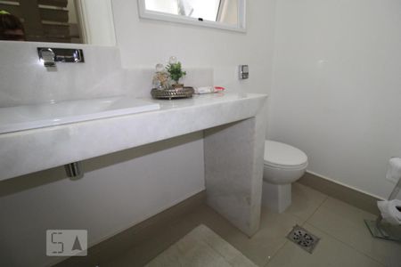 Casa para alugar com 800m², 4 quartos e 6 vagasLavabo