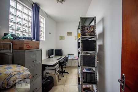 Casa à venda com 214m², 3 quartos e 2 vagasEscritório