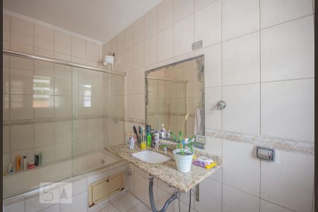 Casa à venda com 214m², 3 quartos e 2 vagasBanheiro 1