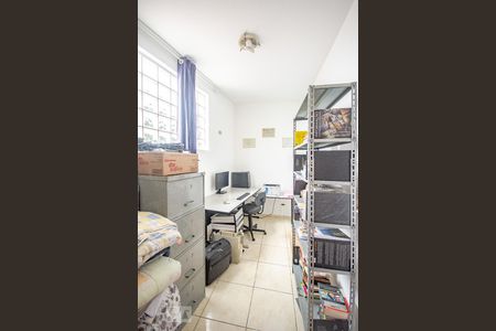 Casa à venda com 214m², 3 quartos e 2 vagasEscritório