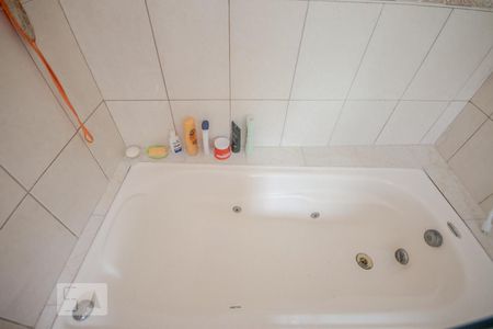 Casa à venda com 214m², 3 quartos e 2 vagasBanheiro 1