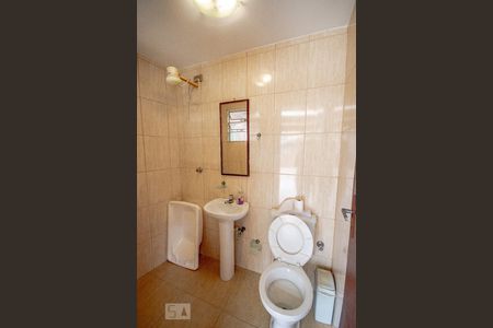 Casa à venda com 214m², 3 quartos e 2 vagasBanheiro 3