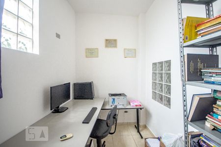 Casa à venda com 214m², 3 quartos e 2 vagasEscritório