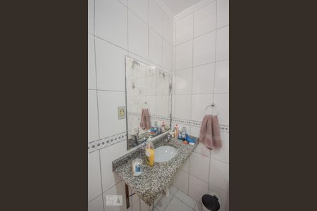 Casa à venda com 214m², 3 quartos e 2 vagasBanheiro 2