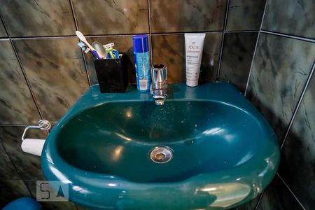 Casa à venda com 120m², 3 quartos e 2 vagasBanheiro