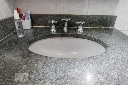 Casa à venda com 120m², 3 quartos e 2 vagasBanheiro da Suíte