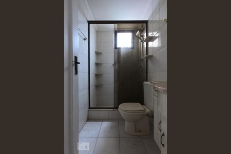 Banheiro de apartamento à venda com 2 quartos, 58m² em Jardim Taboao, São Paulo