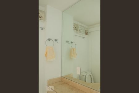 Studio para alugar com 35m², 1 quarto e 1 vaga Studio para alugar com 35m², 1 quarto e 1 vagaBanheiro