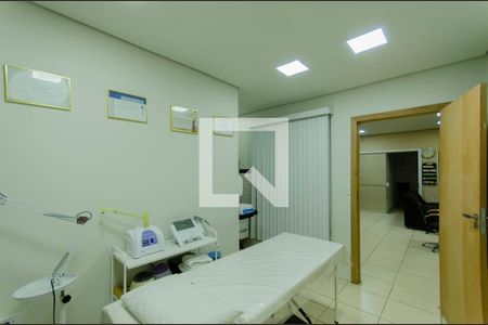 Casa à venda com 429m², 5 quartos e 5 vagasSalão