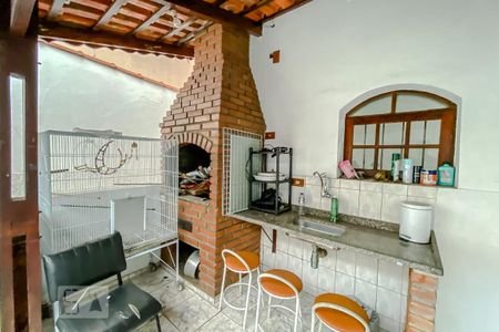 Casa à venda com 200m², 4 quartos e 2 vagasChurrasqueira