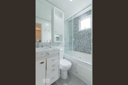 Apartamento à venda com 113m², 3 quartos e 3 vagas Apartamento à venda com 113m², 3 quartos e 3 vagasBanheiro da Suíte