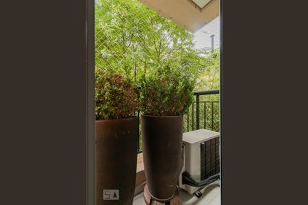 Apartamento à venda com 113m², 3 quartos e 3 vagas Apartamento à venda com 113m², 3 quartos e 3 vagasVaranda Quarto 1