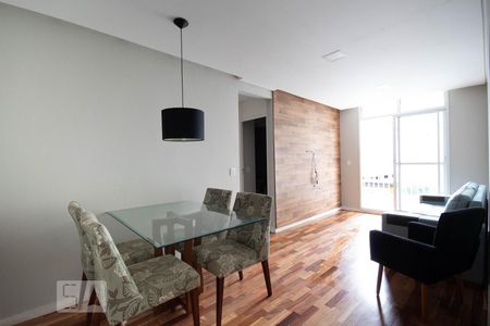 Sala de apartamento para alugar com 2 quartos, 55m² em São Pedro, Osasco