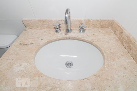 Apartamento à venda com 66m², 2 quartos e 1 vaga Apartamento à venda com 66m², 2 quartos e 1 vagaBanheiro da Suíte