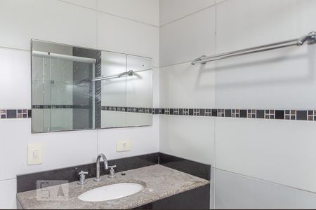 Casa à venda com 140m², 3 quartos e 2 vagas Casa à venda com 140m², 3 quartos e 2 vagasBanheiro da Suíte