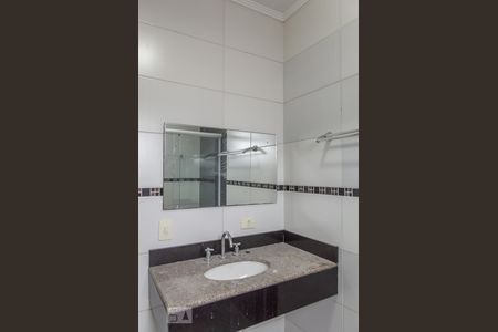 Casa à venda com 140m², 3 quartos e 2 vagas Casa à venda com 140m², 3 quartos e 2 vagasBanheiro da Suíte