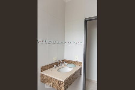 Casa à venda com 140m², 3 quartos e 2 vagas Casa à venda com 140m², 3 quartos e 2 vagasBanheiro