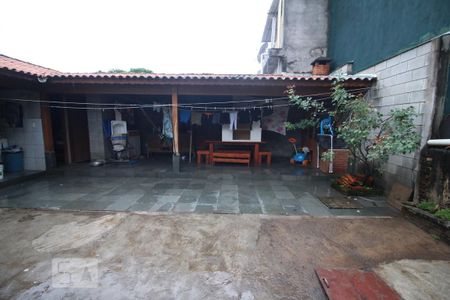 Casa à venda com 100m², 2 quartos e 1 vagaQuintal