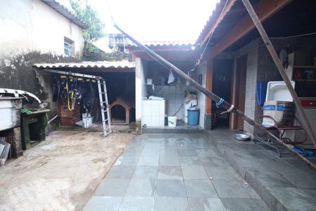 Casa à venda com 100m², 2 quartos e 1 vagaQuintal