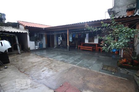 Casa à venda com 100m², 2 quartos e 1 vagaQuintal