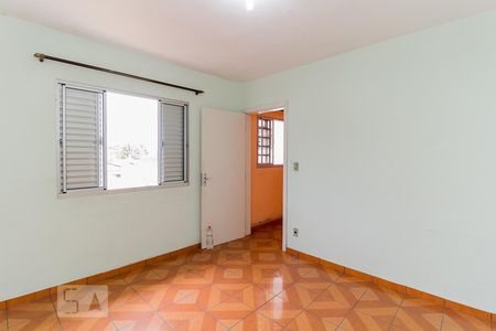 Quarto 2 de casa para alugar com 2 quartos, 400m² em Jardim Ponte Grande, Mogi das Cruzes