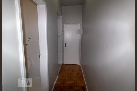 Corredor de kitnet/studio para alugar com 1 quarto, 30m² em Flamengo, Rio de Janeiro